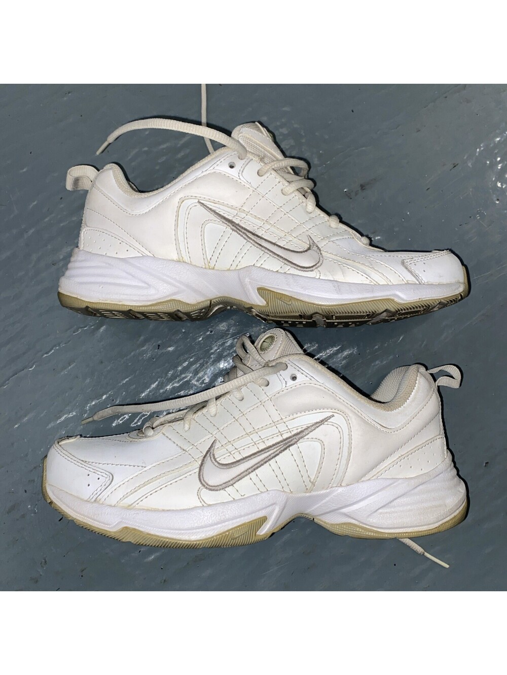 Size 7 - Nike T-Lite VIII Low White W